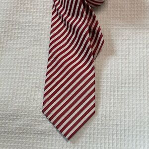 Classic Red and White Striped Men’s Tie made in Italy